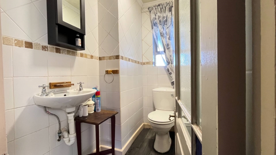 6 Bedroom Property for Sale in Herolds Bay Western Cape